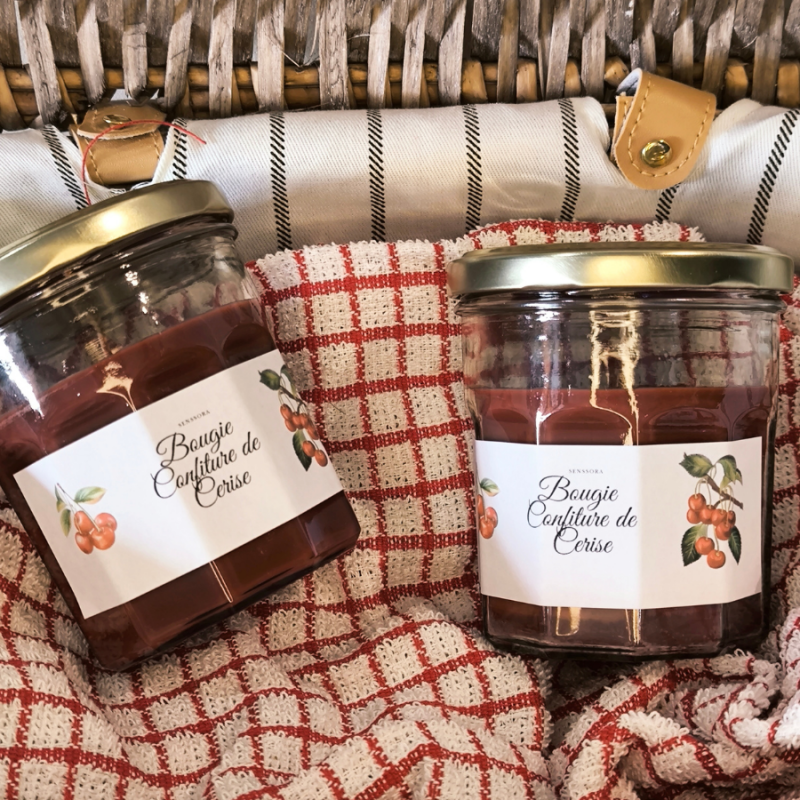 Bougie Artisanale dans un Pot de Confiture à la Cerise